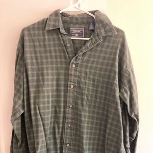 American Eagle Outfitters - vintage green plaid long sleeve button down